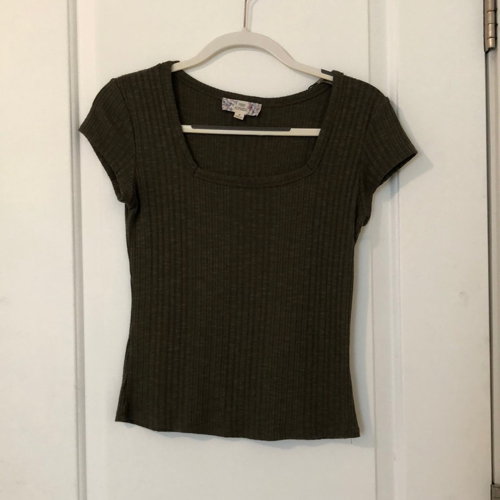 Square neck tee